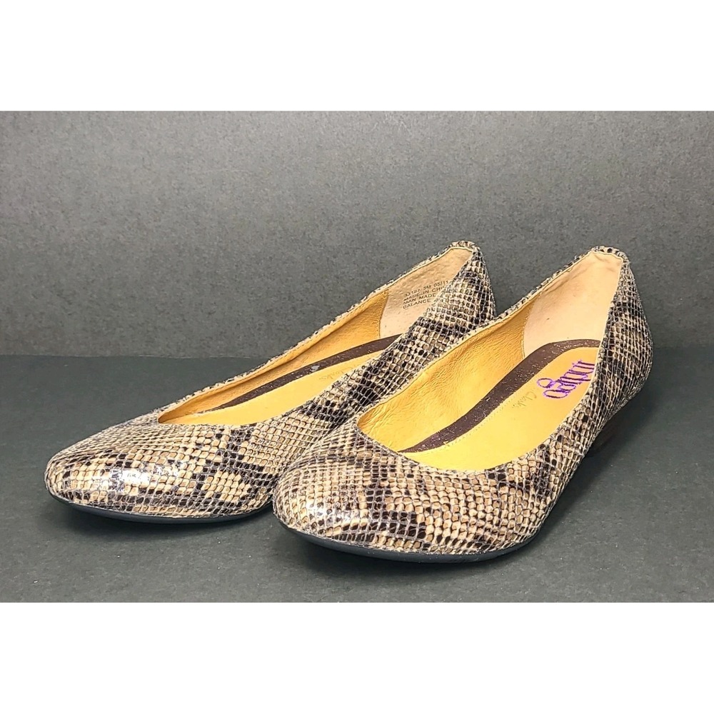 Indigo by Clarks Snakeskin Print Low Heel Pumps Womens 5M Comfort Office Shoes